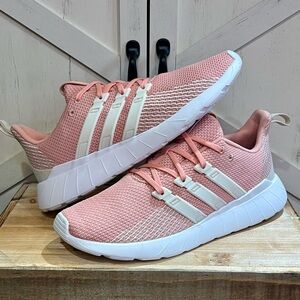 Adidas Women's Questar Flow running shoes Dust Pink/White/Raw White Size 9.5 NEW